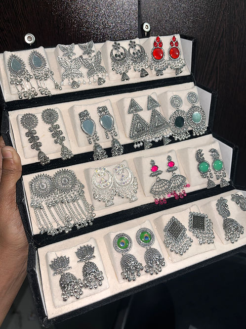 INDO-WESTERN 16 PCS JEWELLERY + BLACK BOX